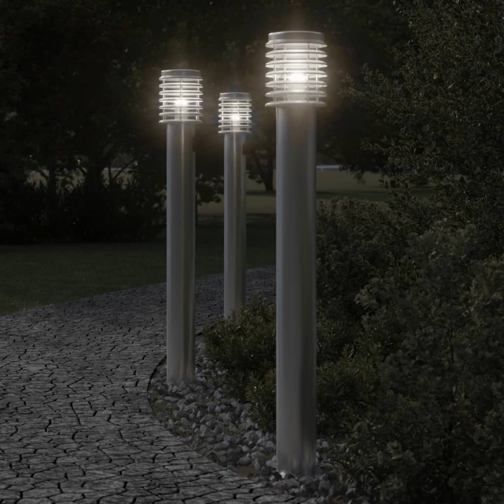 Venkovní stojací lampy se zásuvkou 3 ks stříbrné 110 cm ocel