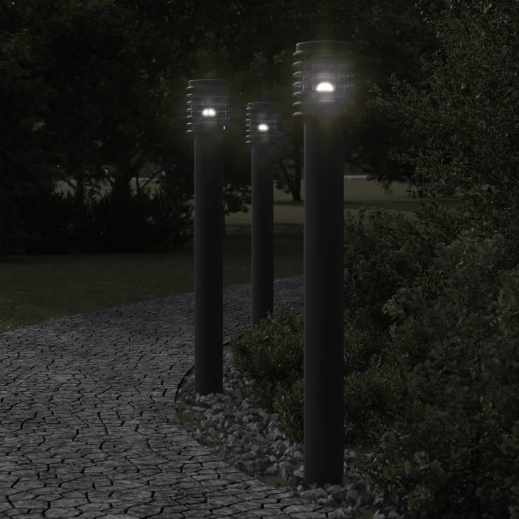 Venkovní stojací lampy se zásuvkou 3 ks černé 110 cm ocel